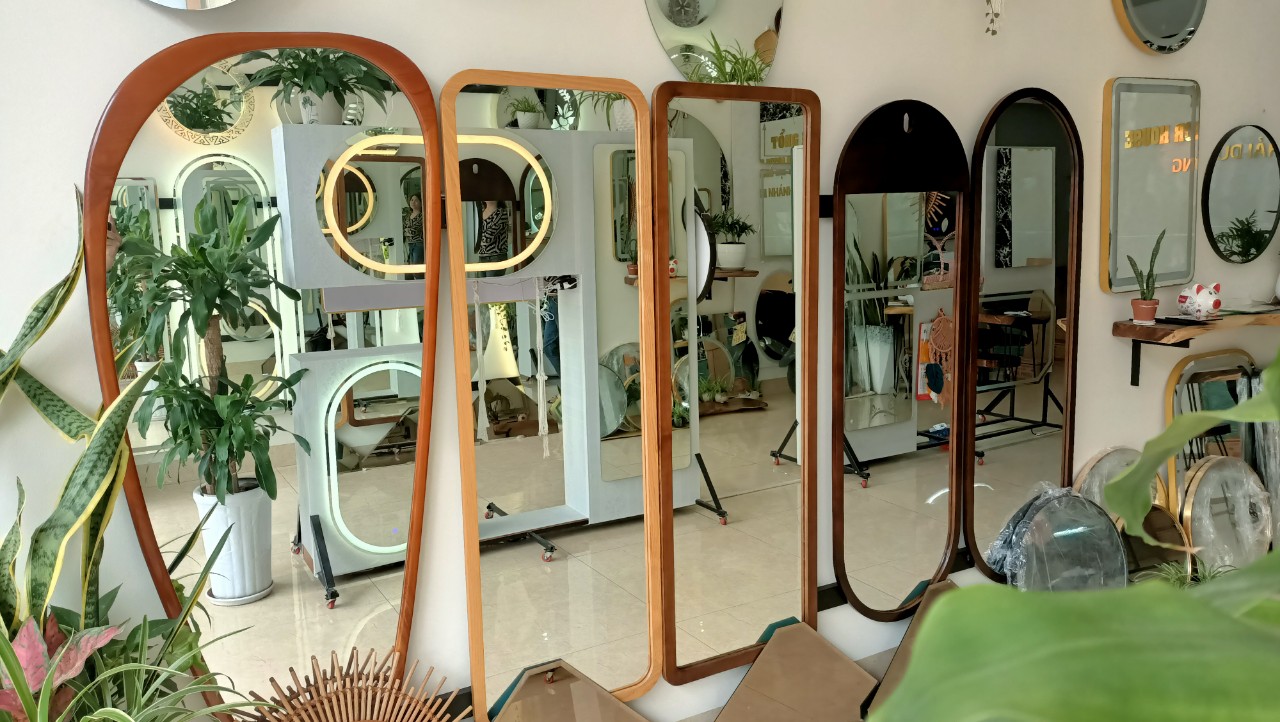 Gương đứng khung gỗ đẹp